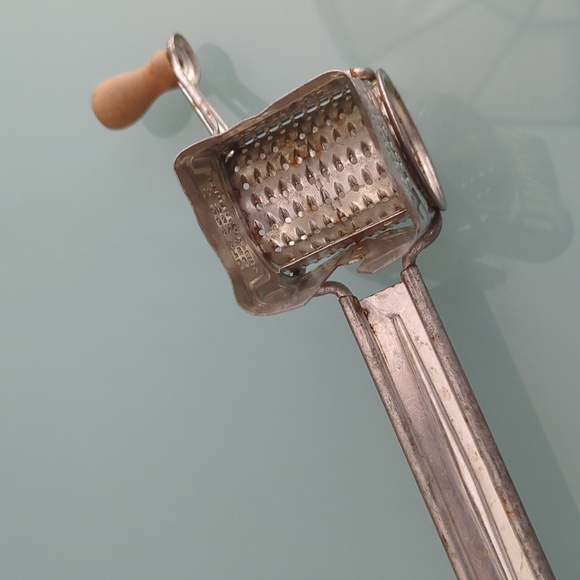 Vintage 1950's Mouli Grater Made in France Moulinex Handheld Cheese Kitchen Tool - Picture 11 of 12
